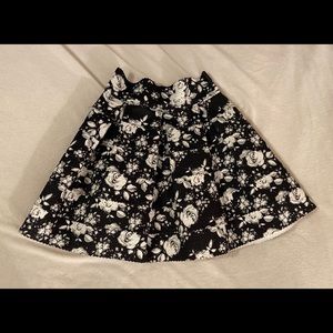 💎 3 for $10 when you buy any 3 items with 💎 - Ladies skirt